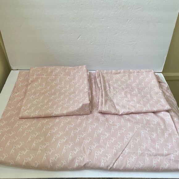 JUICY COUTURE KING SIZE FLAT SHEET AND TWO KING PILLOWCASES IN PINK - Picture 1 of 5
